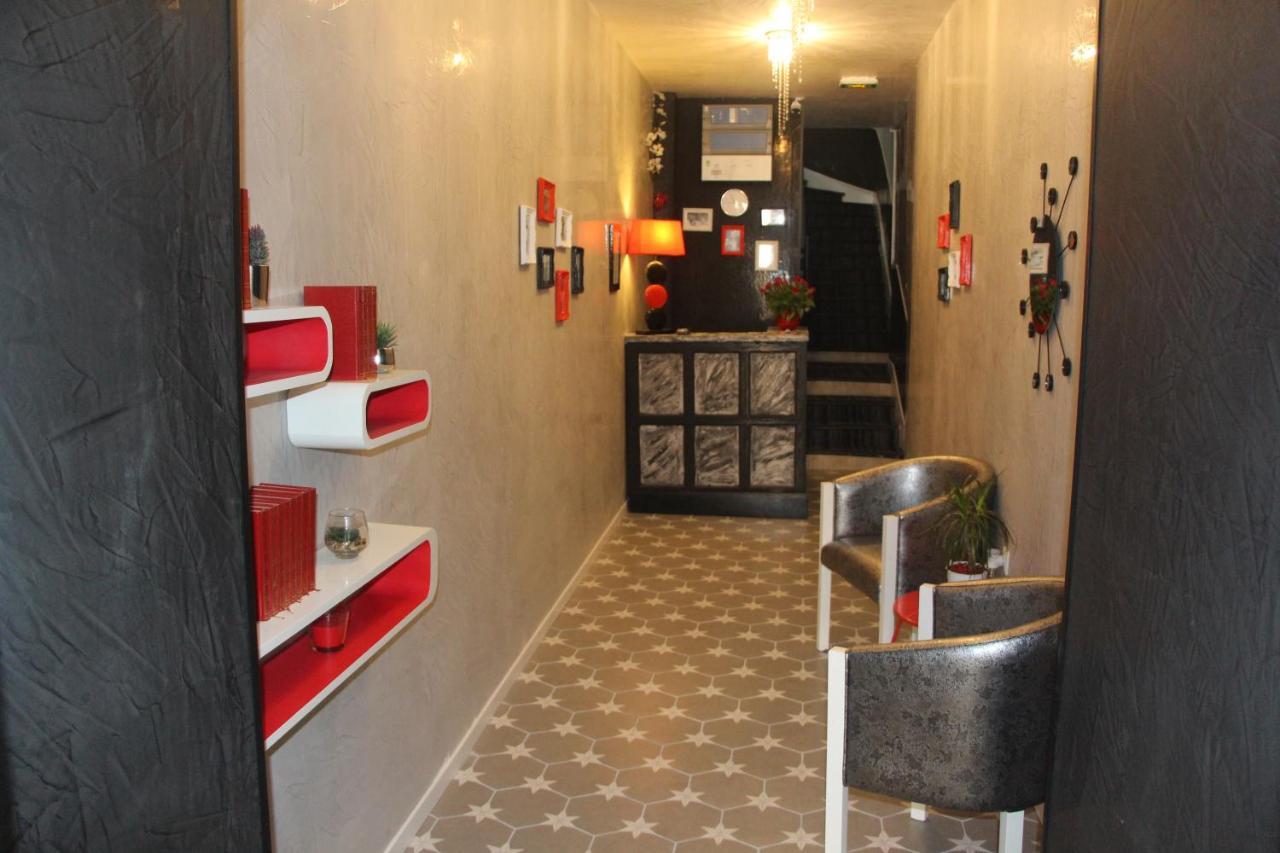 Au Chapon Fin Hotel