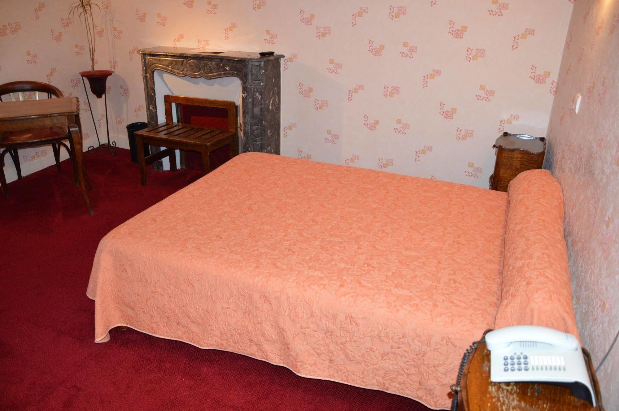 Au Chapon Fin Hotel 2*
