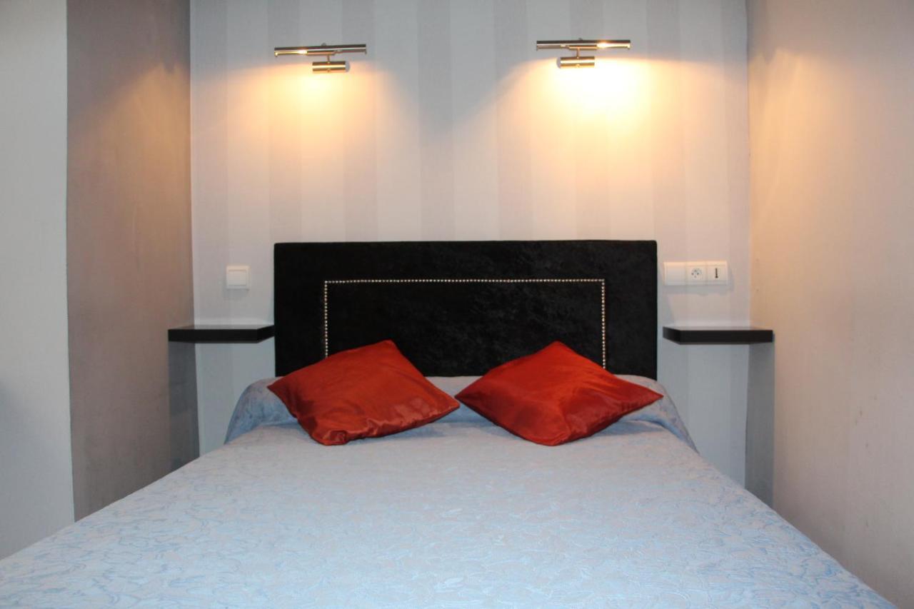 Hotel Au Chapon Fin 2*